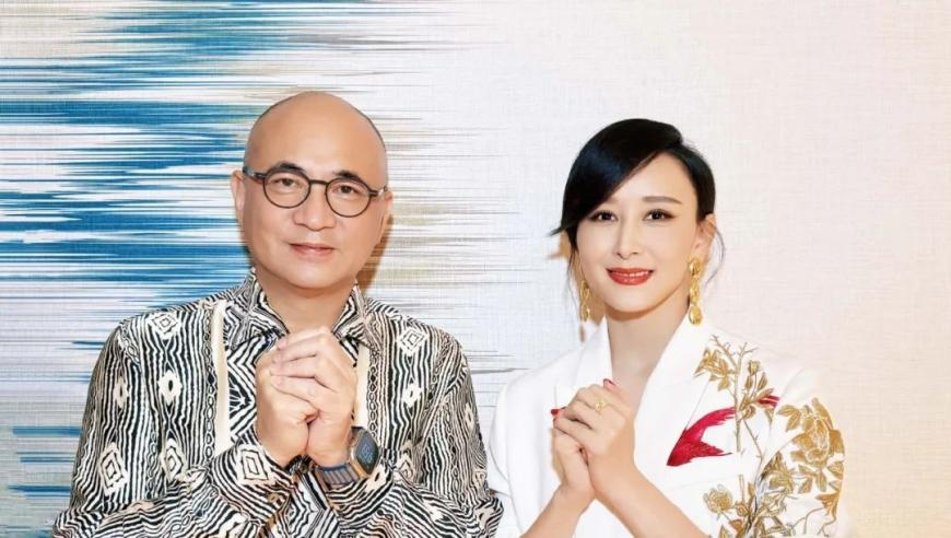 特朗普马克龙上演膝盖外交,新澳彩免费资料大全最新,重点解答解释落实_至尊版V10.64